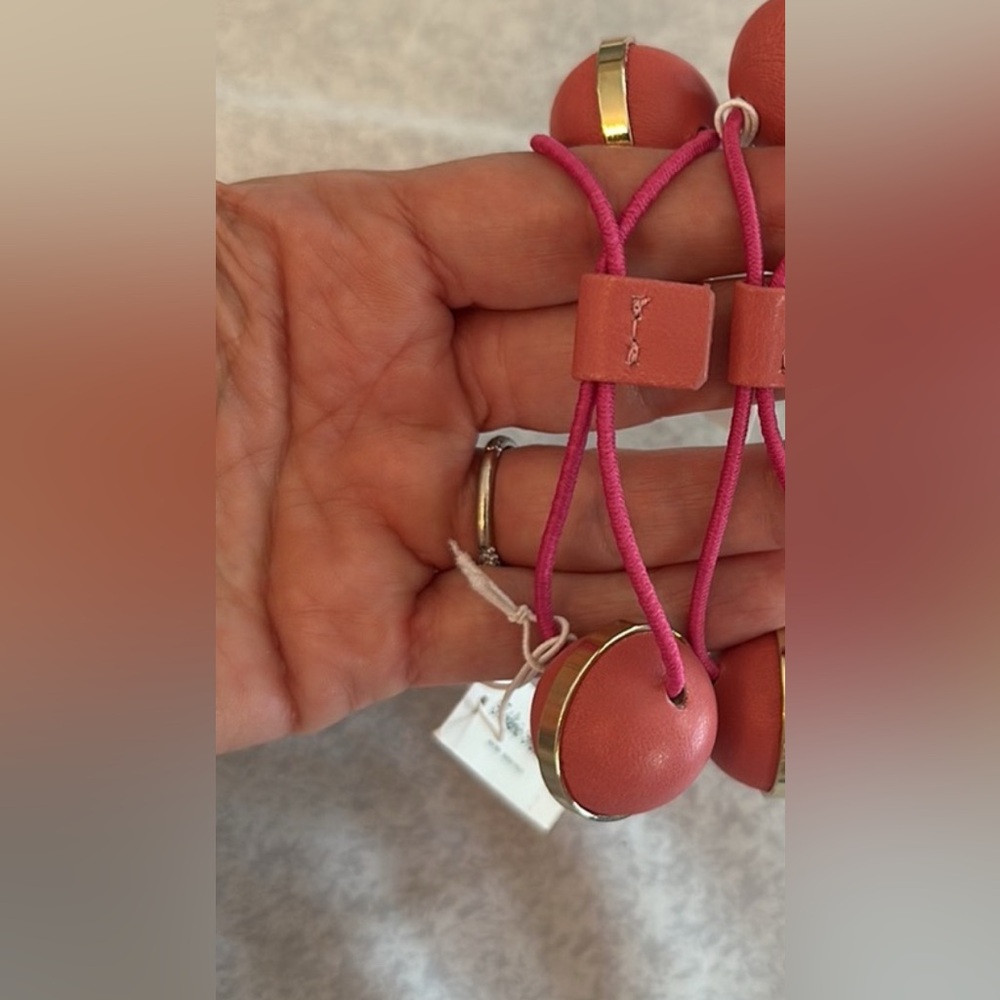 Vintage Frédéric Fekkai pink Leather Balls With Gold Trim Ponytail Holder 1 nwt - Picture 2 of 5